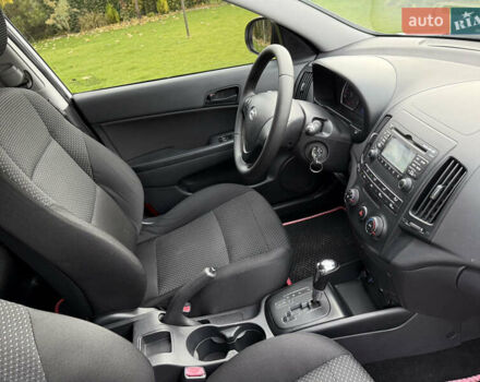 Белый Хендай i30, объемом двигателя 1.6 л и пробегом 164 тыс. км за 7500 $, фото 12 на Automoto.ua