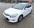 Белый Хендай i30, объемом двигателя 1.6 л и пробегом 171 тыс. км за 7650 $, фото 2 на Automoto.ua