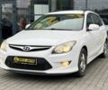 Белый Хендай i30, объемом двигателя 1.6 л и пробегом 250 тыс. км за 5700 $, фото 2 на Automoto.ua