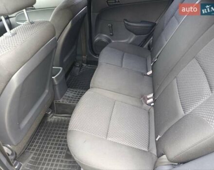 Белый Хендай i30, объемом двигателя 1.6 л и пробегом 171 тыс. км за 7650 $, фото 19 на Automoto.ua