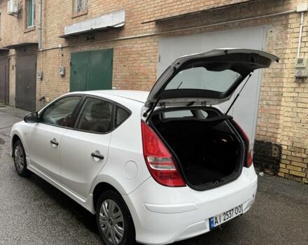 Белый Хендай i30, объемом двигателя 1.4 л и пробегом 234 тыс. км за 4999 $, фото 5 на Automoto.ua