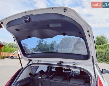 Белый Хендай i30, объемом двигателя 1.6 л и пробегом 163 тыс. км за 6500 $, фото 2 на Automoto.ua