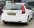 Белый Хендай i30, объемом двигателя 1.6 л и пробегом 250 тыс. км за 5700 $, фото 6 на Automoto.ua