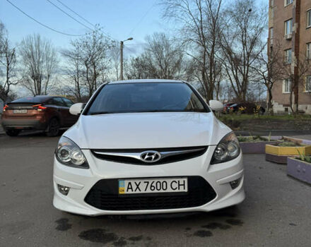 Білий Хендай i30, об'ємом двигуна 1.59 л та пробігом 135 тис. км за 7900 $, фото 8 на Automoto.ua