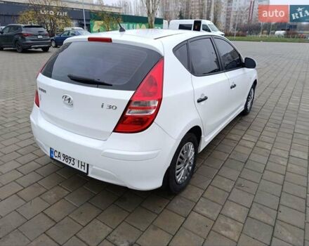Белый Хендай i30, объемом двигателя 1.6 л и пробегом 171 тыс. км за 7650 $, фото 6 на Automoto.ua