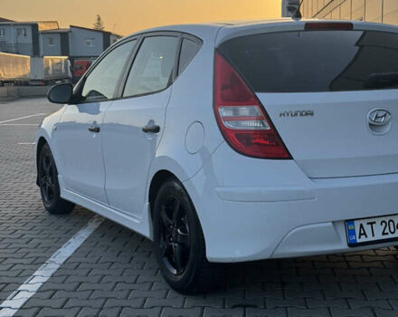 Белый Хендай i30, объемом двигателя 1.4 л и пробегом 160 тыс. км за 7299 $, фото 6 на Automoto.ua