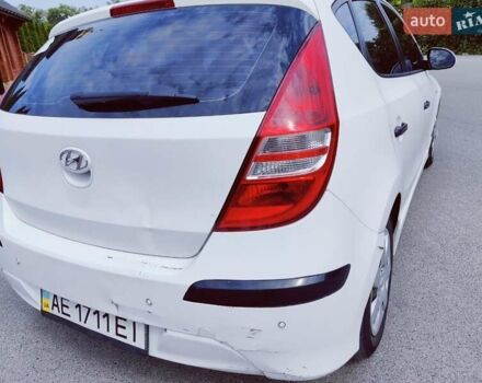 Белый Хендай i30, объемом двигателя 1.6 л и пробегом 163 тыс. км за 6500 $, фото 15 на Automoto.ua