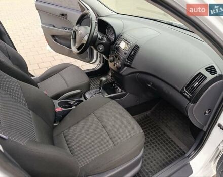 Белый Хендай i30, объемом двигателя 1.6 л и пробегом 171 тыс. км за 7650 $, фото 23 на Automoto.ua