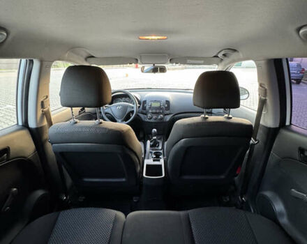 Белый Хендай i30, объемом двигателя 1.4 л и пробегом 160 тыс. км за 7299 $, фото 15 на Automoto.ua