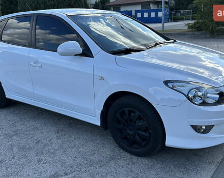 Білий Хендай i30, об'ємом двигуна 1.6 л та пробігом 123 тис. км за 8200 $, фото 5 на Automoto.ua