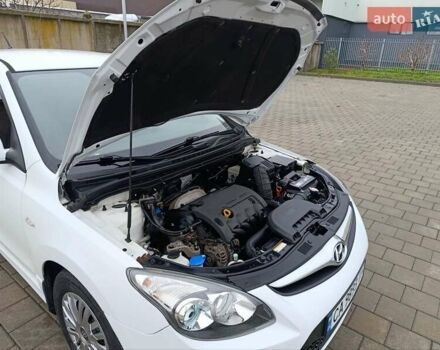 Белый Хендай i30, объемом двигателя 1.6 л и пробегом 171 тыс. км за 7650 $, фото 12 на Automoto.ua