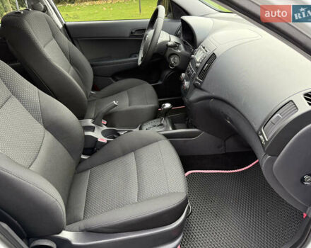 Белый Хендай i30, объемом двигателя 1.6 л и пробегом 164 тыс. км за 7500 $, фото 14 на Automoto.ua