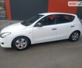 Белый Хендай i30, объемом двигателя 1.6 л и пробегом 100 тыс. км за 5990 $, фото 1 на Automoto.ua