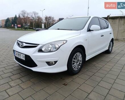 Белый Хендай i30, объемом двигателя 1.6 л и пробегом 171 тыс. км за 7650 $, фото 1 на Automoto.ua