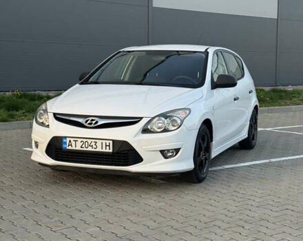 Белый Хендай i30, объемом двигателя 1.4 л и пробегом 160 тыс. км за 7299 $, фото 1 на Automoto.ua