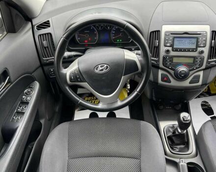 Белый Хендай i30, объемом двигателя 1.6 л и пробегом 250 тыс. км за 5700 $, фото 15 на Automoto.ua