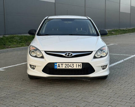 Белый Хендай i30, объемом двигателя 1.4 л и пробегом 160 тыс. км за 7299 $, фото 2 на Automoto.ua