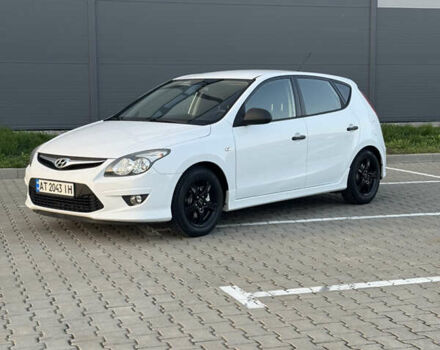 Белый Хендай i30, объемом двигателя 1.4 л и пробегом 160 тыс. км за 7299 $, фото 3 на Automoto.ua