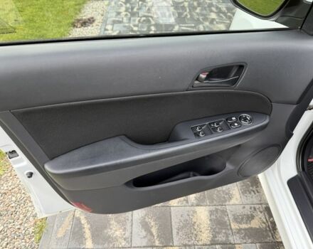 Білий Хендай i30, об'ємом двигуна 1.6 л та пробігом 164 тис. км за 7500 $, фото 14 на Automoto.ua