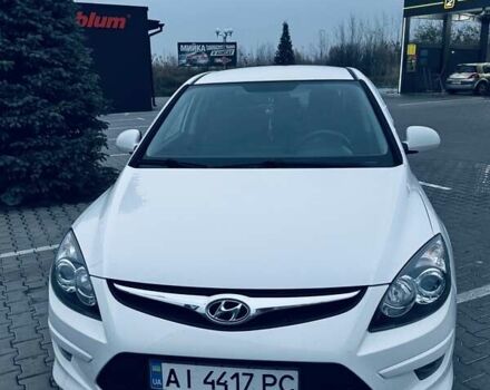 Белый Хендай i30, объемом двигателя 1.6 л и пробегом 236 тыс. км за 7300 $, фото 3 на Automoto.ua