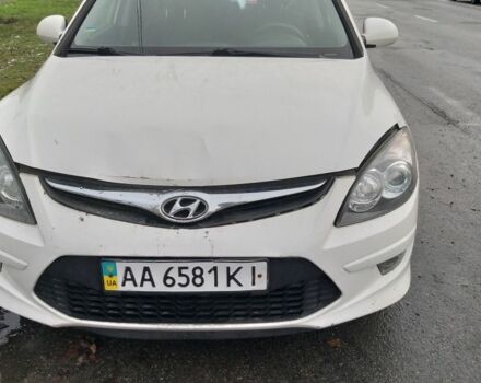 Белый Хендай i30, объемом двигателя 1.4 л и пробегом 120 тыс. км за 6200 $, фото 7 на Automoto.ua