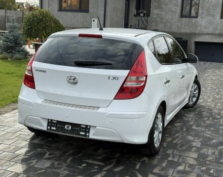 Білий Хендай i30, об'ємом двигуна 1.6 л та пробігом 164 тис. км за 7500 $, фото 6 на Automoto.ua