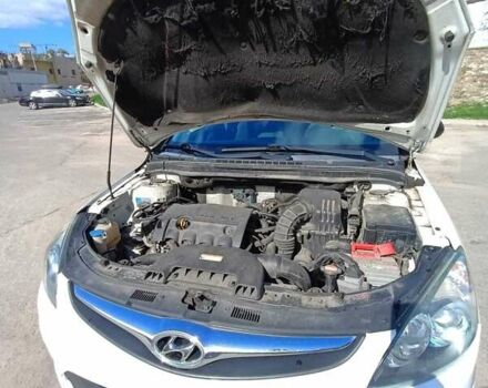 Белый Хендай i30, объемом двигателя 1.4 л и пробегом 248 тыс. км за 7000 $, фото 19 на Automoto.ua