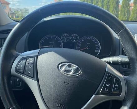 Белый Хендай i30, объемом двигателя 1.6 л и пробегом 191 тыс. км за 6800 $, фото 26 на Automoto.ua