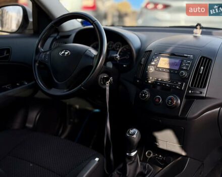 Белый Хендай i30, объемом двигателя 1.6 л и пробегом 227 тыс. км за 6500 $, фото 15 на Automoto.ua