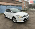 Белый Хендай i30, объемом двигателя 1.58 л и пробегом 180 тыс. км за 7300 $, фото 3 на Automoto.ua
