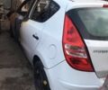 Белый Хендай i30, объемом двигателя 1.6 л и пробегом 98 тыс. км за 650 $, фото 1 на Automoto.ua
