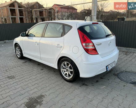 Білий Хендай i30, об'ємом двигуна 1.6 л та пробігом 205 тис. км за 6300 $, фото 4 на Automoto.ua