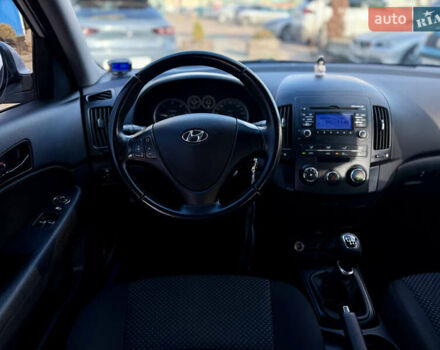 Белый Хендай i30, объемом двигателя 1.6 л и пробегом 227 тыс. км за 6500 $, фото 12 на Automoto.ua