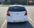 Белый Хендай i30, объемом двигателя 1.4 л и пробегом 225 тыс. км за 5599 $, фото 1 на Automoto.ua