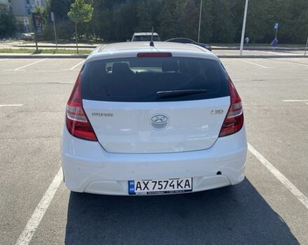 Білий Хендай i30, об'ємом двигуна 1.4 л та пробігом 217 тис. км за 5599 $, фото 1 на Automoto.ua