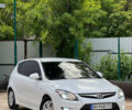 Белый Хендай i30, объемом двигателя 1.58 л и пробегом 258 тыс. км за 6200 $, фото 2 на Automoto.ua