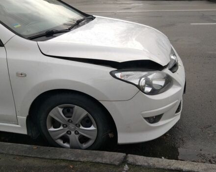 Белый Хендай i30, объемом двигателя 1.4 л и пробегом 120 тыс. км за 6200 $, фото 8 на Automoto.ua