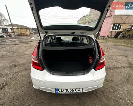 Белый Хендай i30, объемом двигателя 1.58 л и пробегом 180 тыс. км за 7300 $, фото 30 на Automoto.ua