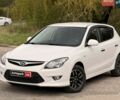 Белый Хендай i30, объемом двигателя 1.6 л и пробегом 264 тыс. км за 6490 $, фото 1 на Automoto.ua