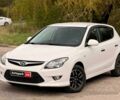 Белый Хендай i30, объемом двигателя 1.6 л и пробегом 264 тыс. км за 6990 $, фото 1 на Automoto.ua