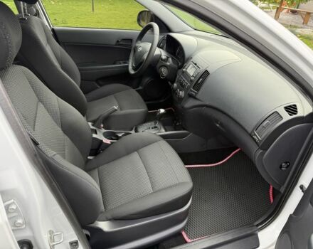 Білий Хендай i30, об'ємом двигуна 1.6 л та пробігом 164 тис. км за 7500 $, фото 1 на Automoto.ua