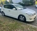 Белый Хендай i30, объемом двигателя 1.4 л и пробегом 120 тыс. км за 6200 $, фото 3 на Automoto.ua