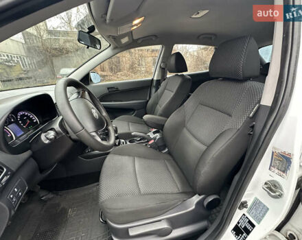 Белый Хендай i30, объемом двигателя 1.58 л и пробегом 180 тыс. км за 7300 $, фото 22 на Automoto.ua