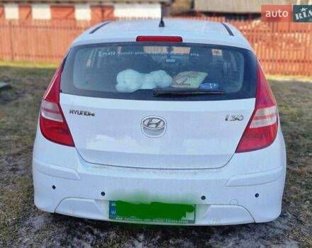 Белый Хендай i30, объемом двигателя 1.4 л и пробегом 120 тыс. км за 7805 $, фото 2 на Automoto.ua