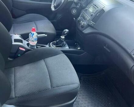 Белый Хендай i30, объемом двигателя 1.4 л и пробегом 120 тыс. км за 7200 $, фото 6 на Automoto.ua