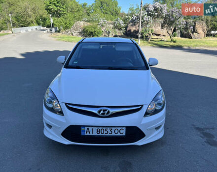 Белый Хендай i30, объемом двигателя 1.58 л и пробегом 263 тыс. км за 6500 $, фото 3 на Automoto.ua