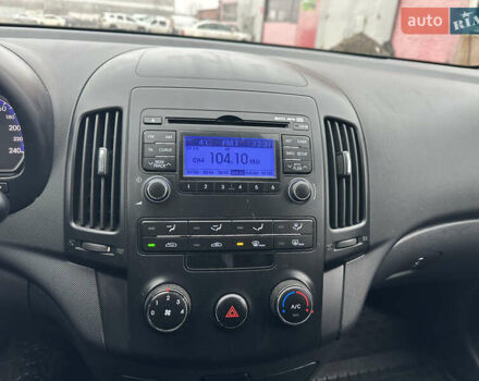 Белый Хендай i30, объемом двигателя 1.58 л и пробегом 180 тыс. км за 7300 $, фото 26 на Automoto.ua