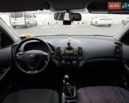 Белый Хендай i30, объемом двигателя 1.58 л и пробегом 226 тыс. км за 6500 $, фото 16 на Automoto.ua