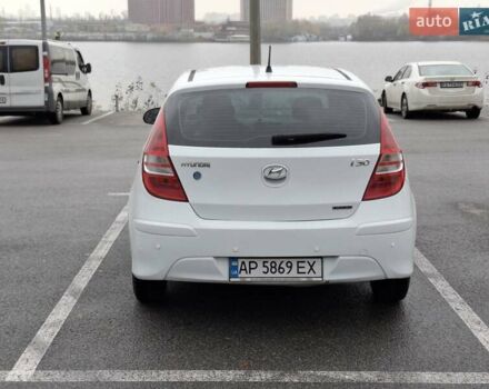 Белый Хендай i30, объемом двигателя 1.58 л и пробегом 226 тыс. км за 6500 $, фото 4 на Automoto.ua