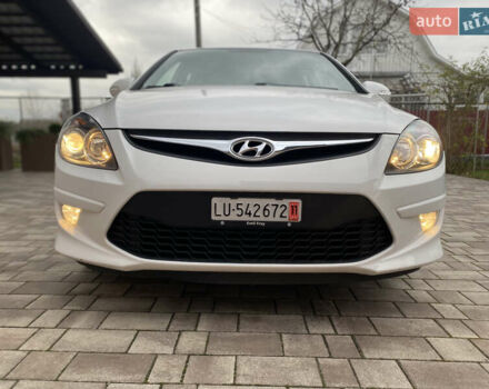 Белый Хендай i30, объемом двигателя 1.6 л и пробегом 135 тыс. км за 7190 $, фото 3 на Automoto.ua